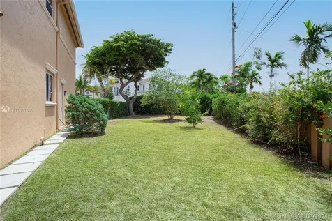 7144 SW 69th Court Miami FL 33143