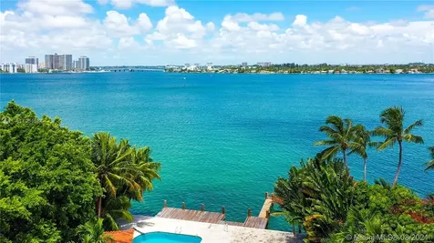 5970 N Bay Road Miami Beach FL 33140
