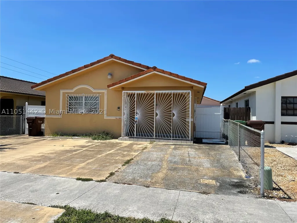 2785 W 70th Place Hialeah FL 33016