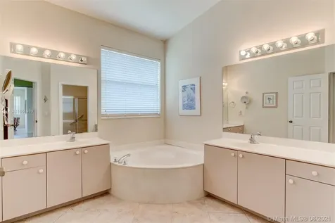 6230 Swans Terrace Coconut Creek FL 33073