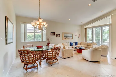 6230 Swans Terrace Coconut Creek FL 33073