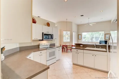 6230 Swans Terrace Coconut Creek FL 33073