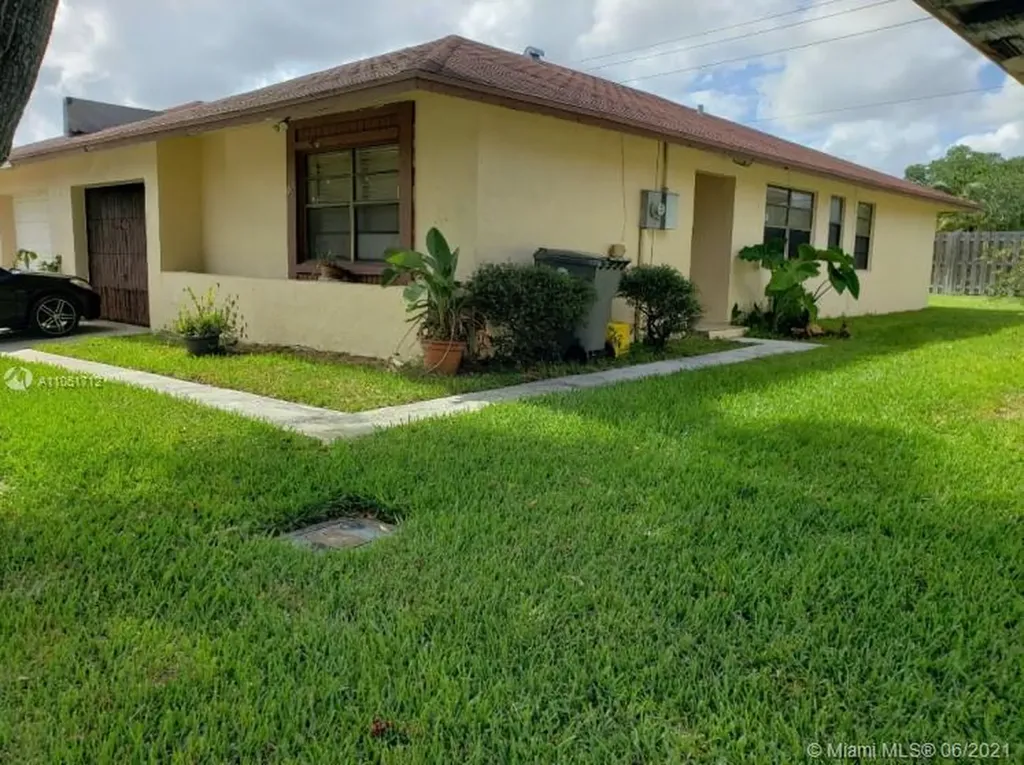 4811 Luqui Court West Palm Beach FL 33415