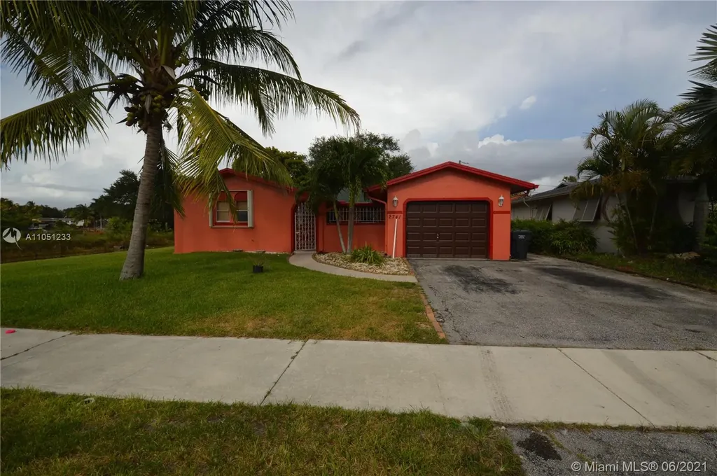 2741 N 72nd Way Hollywood FL 33024