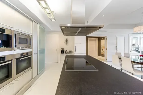 18201 Collins Avenue Sunny Isles Beach FL 33160