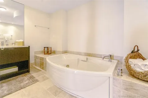 18201 Collins Avenue Sunny Isles Beach FL 33160