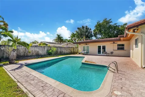 1901 NE 206th Terrace Miami FL 33179