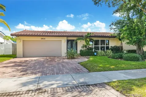 1901 NE 206th Terrace Miami FL 33179