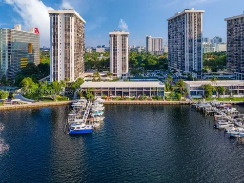 1915 Brickell Avenue Miami FL 33129