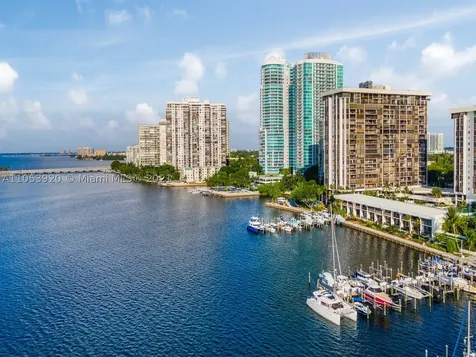 1915 Brickell Avenue Miami FL 33129