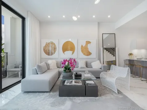 275 Giralda Avenue Coral Gables FL 33134