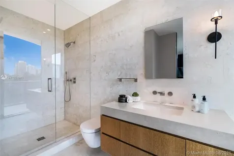 19575 Collins Avenue Sunny Isles Beach FL 33160
