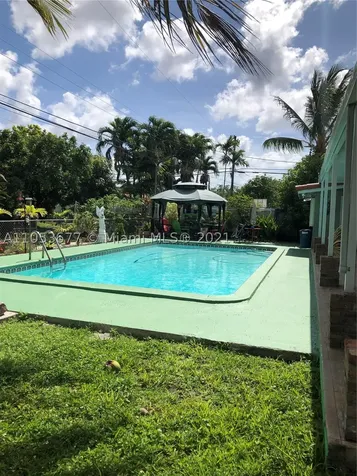 10500 SW 42nd Terrace Miami FL 33165