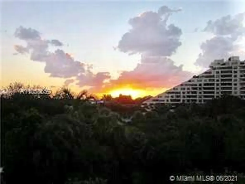 201 Crandon Boulevard Key Biscayne FL 33149