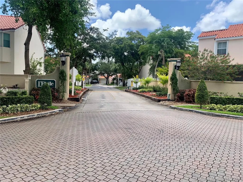 3140 N 36th Avenue Hollywood FL 33021