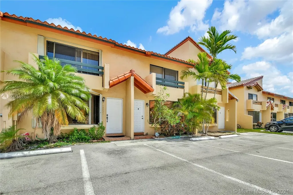10021 SW 77th Court Miami FL 33156