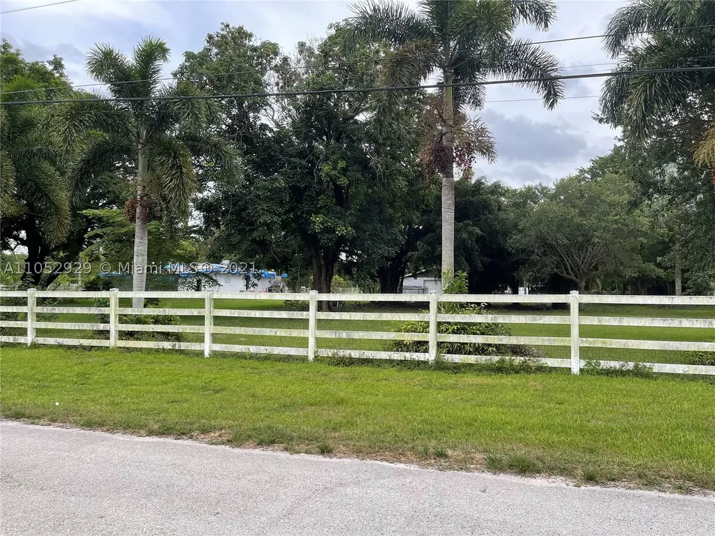 13900 SW 22nd Place Davie FL 33325