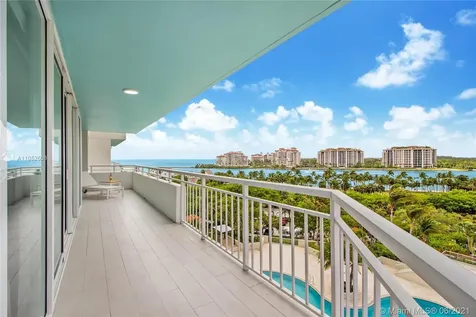 400 S Pointe Drive Miami Beach FL 33139