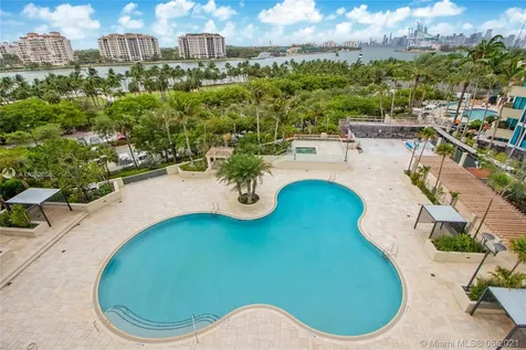 400 S Pointe Drive Miami Beach FL 33139