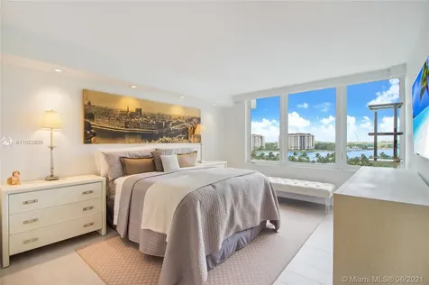 400 S Pointe Drive Miami Beach FL 33139