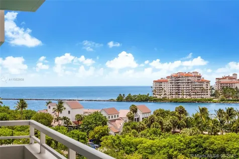 400 S Pointe Drive Miami Beach FL 33139