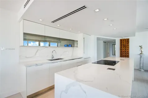 400 S Pointe Drive Miami Beach FL 33139