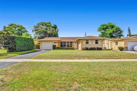 5621 NW 11th Street Lauderhill FL 33313