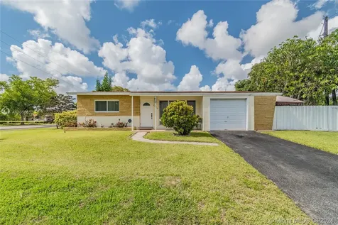 2280 N 56th Avenue Hollywood FL 33021