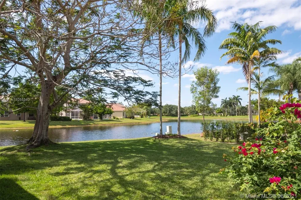 962 Golden Cane Drive Weston FL 33327