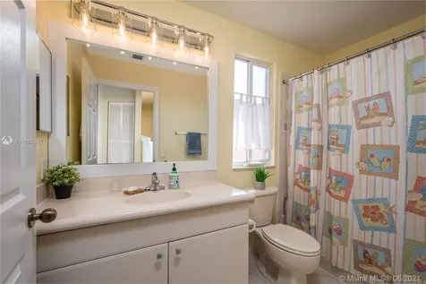 962 Golden Cane Drive Weston FL 33327