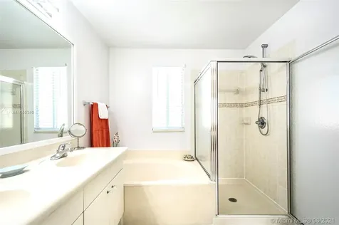 962 Golden Cane Drive Weston FL 33327