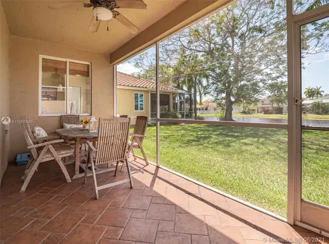 962 Golden Cane Drive Weston FL 33327