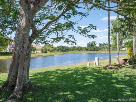 962 Golden Cane Drive Weston FL 33327