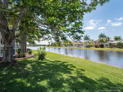 962 Golden Cane Drive Weston FL 33327