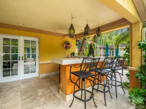 8555 Ponce De Leon Road Miami FL 33143