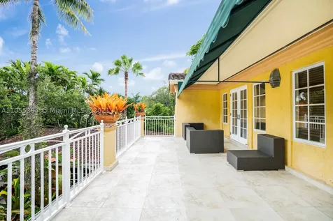 8555 Ponce De Leon Road Miami FL 33143
