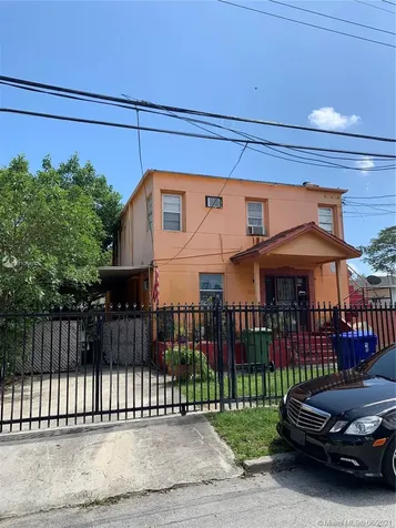 1922 NW 1st Street Miami FL 33125
