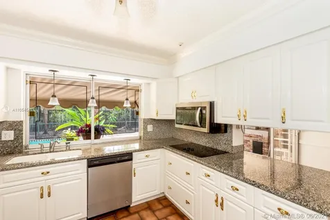 2060 NE 198th Terrace Miami FL 33179