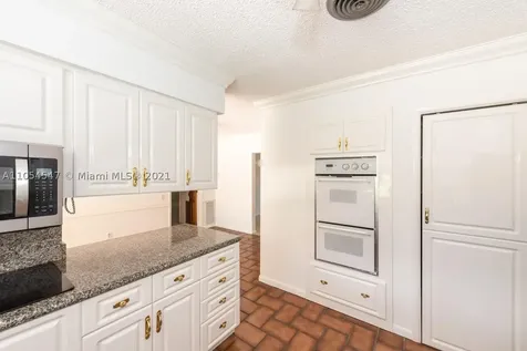 2060 NE 198th Terrace Miami FL 33179