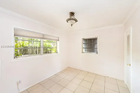 2060 NE 198th Terrace Miami FL 33179
