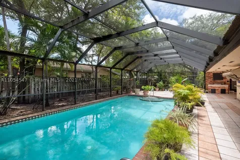 2060 NE 198th Terrace Miami FL 33179