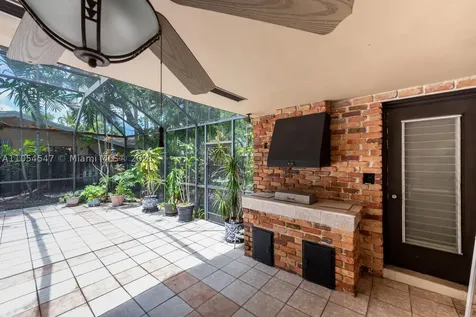 2060 NE 198th Terrace Miami FL 33179