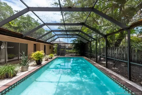2060 NE 198th Terrace Miami FL 33179
