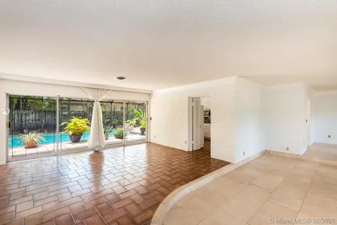 2060 NE 198th Terrace Miami FL 33179