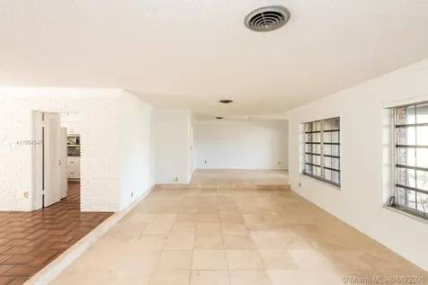 2060 NE 198th Terrace Miami FL 33179
