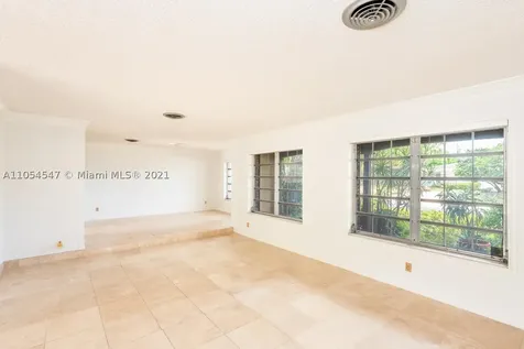 2060 NE 198th Terrace Miami FL 33179