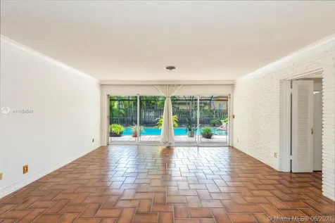 2060 NE 198th Terrace Miami FL 33179