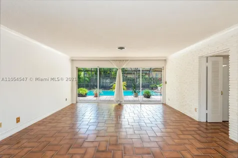 2060 NE 198th Terrace Miami FL 33179