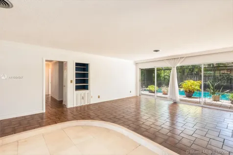 2060 NE 198th Terrace Miami FL 33179
