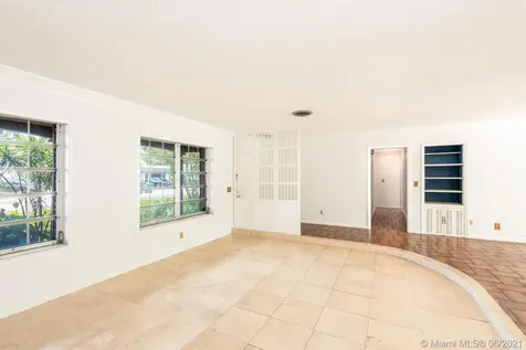 2060 NE 198th Terrace Miami FL 33179